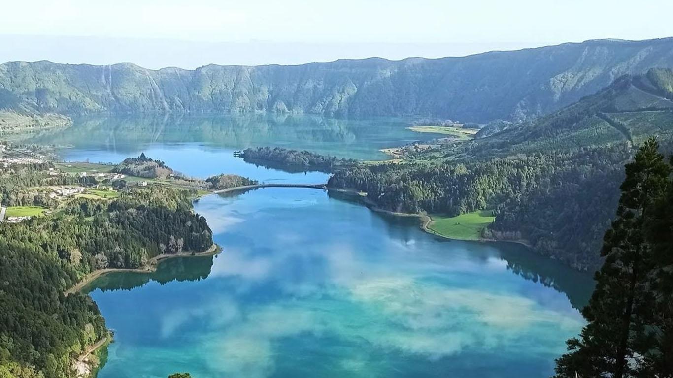Registos Predial, Civil e Automóvel nos Açores
